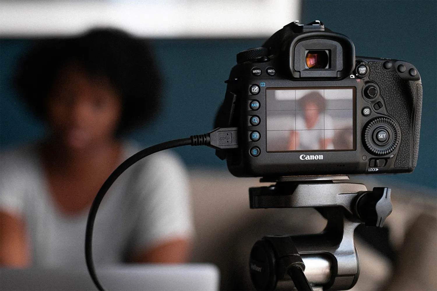 DSLR Webcam: Why I Choose My DSLR Over Regular Webcams