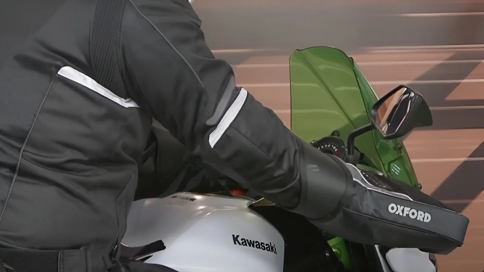 Motorcycle Handlebar Muffs: Pros and Cons for Riders